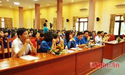Đại biểu tham gia khai mạc lớp tập huấn