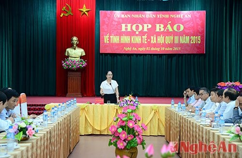 Toàn cảnh cuộc họp báo.