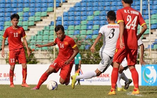 U19 Việt Nam (đỏ) đang thi đấu thành công ở giải đấu trên đất Myanmar.