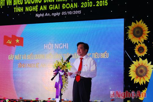 Đồng chí Nguyễn Văn Hùng - Phó Ban Dân vận trung ương phát biểu tại lễ tuyên dương với mong muốn Ban dân vận các cấp tích cực bám cơ sợ