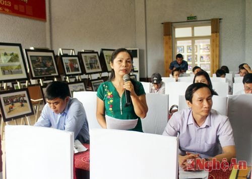 Đồng chí Hồ Thị Ngân, Phó Tổng biên tập Báo Nghệ An đề nghị, Ban tổ chức Đại hội cần đảm bảo hạ tầng thông tin để các nhà báo, phóng viên tác nghiệp trong Đại hội Đảng bộ tỉnh Nghệ An lần thứ XVIII