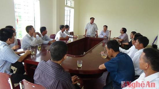Lãnh đạo xã Nghi Kiều làm việc với đại diện HĐMV giáo xứ Xuân Kiều và giáo họ Yên Lạc (sáng ngày 6/10)