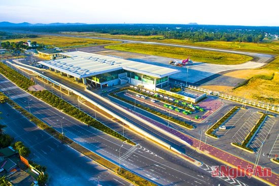 lCảng hàng không Vinh được đầu tư đồng bộ, hiện đại. Ảnh: S.M