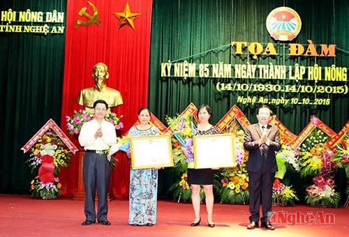 Dịp này, hai cá nhân cán bộ Hội nông dân tỉnh đã vinh dự  được nhận  bằng khen của Thủ tướng Chính phủ