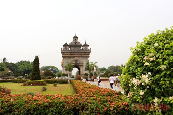 Patuxay - công trình biểu tượng chiến thắng của đất nước Lào tại Thủ đô Viêng Chăn. Ảnh: Đ.T