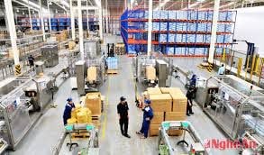 Dây chuyền sản xuất tự động tại Nhà máy chế biến sữa TH.