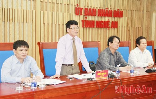 Tại điểm cầu Nghệ An, lãnh đạo Sở Nông nghiệp & PTNT báo cáo quá trình trồng rừng thay thế diện tích rừng chuyển sang mục đích khác, trong đó diện tích trồng bù rừng chuyển mục đích sang thủy điện đạt 100% kế hoạch.