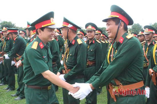  Đại tá Lương Hồng Phong động viên cán bộ, chiến sỹ tham gia K70