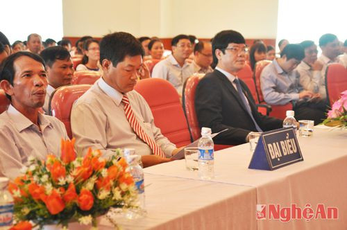 Các đại biểu Tập đoàn Dầu khí Việt Nam, lãnh đạo tỉnh tham dự buổi lễ