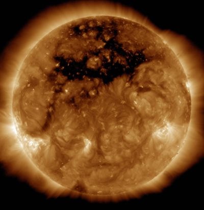  Lỗ nhật hoa phía tầng trên Mặt Trời. Ảnh: NASA