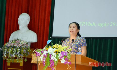 Đồng chí Chu Bá Long- Trưởng Ban Tuyên giáo Đảng ủy Khối CCQ tỉnh khai mạc lớp tập huấn.