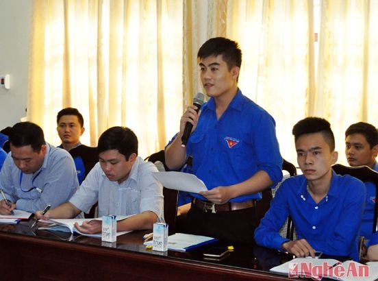 Sinh viên Nguyễn Lê Anh - khoa Luật, Trường đại học Vinh cần bổ sung giải pháp nâng cao hiệu quả, hiệu lực bộ máy nhà nước thông qua rà soát, đánh giá một cách khách quan, chính sách đội ngũ cán bộ, công chức, viên chức để đưa những người thiếu năng lực và yếu về phẩm chất đạo đức ra khỏi bộ máy