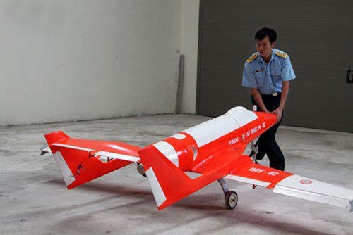 Ngoài UAV-02, trong năm 2013 việc nghiên cứu và phát triển UAV của Việt Nam đã gặt hái được nhiều thành công lớn, trong đó có sự ra đời của UAV VT – Patrol sản phẩm của Viettel. VT - Patrol với sải cánh 3,35m, chiều dài 2,31m, chiều cao 0,78m, được thiết kế bằng gỗ và vật liệu composite hàng không chất lượng cao, bền và nhẹ phù hợp với nhu cầu tác chiến quân sự Việt Nam.