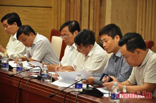  Các thành viên BCĐ tham dự cuộc họp.