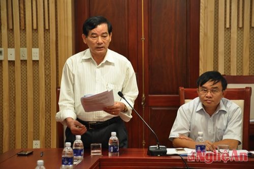  Đồng chí Bùi Đình Sâm - Phó Ban Tuyên giáo Tỉnh ủy  có ý kiến đẩy mạnh hơn nữa công tác tuyên truyền để cuộc vận động đi vào đời sống người dân nhất là ở các huyện miền núi, vùng khó khăn.