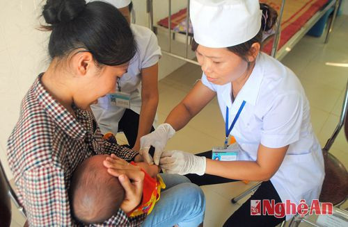 Hơn 31 ngàn trẻ tiêm vắc xin 5 trong 1 ở Nghệ An có 01 trẻ phản ứng.