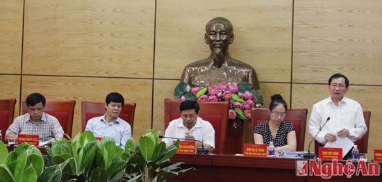 Đồng chí Đinh Viết Hồng,Phó Chủ tịch UBND tỉnh: 