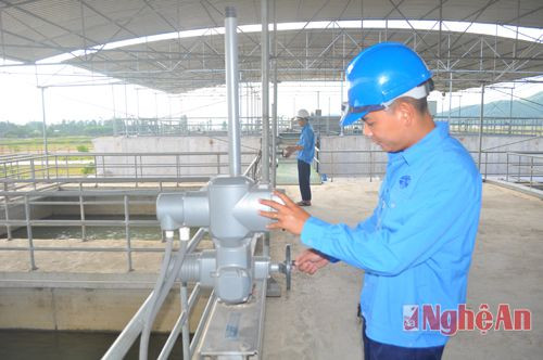 Vận hành cấp nước trạm bơm số 2 tại nhà máy nước vùng phụ cận Vinh