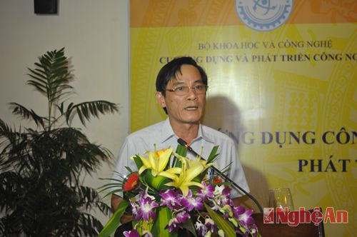 Ông Trần Quốc Thành, Giám đốc Sở Khoa học và Công nghệ Nghệ An trao đổi ý kiến tại hội thảo