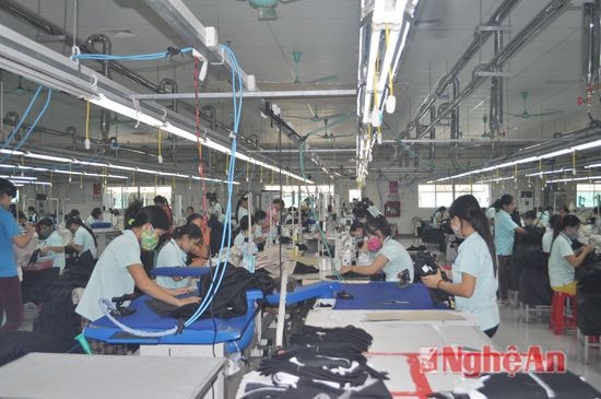 Sản xuất tại công ty may Yên Thành