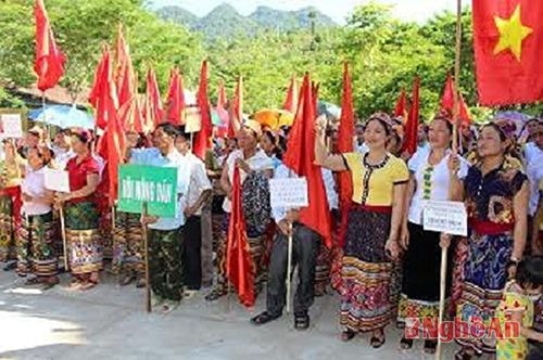Tuyên truyền phòng chống tệ nạn ma túy ở Bình Chuẩn (Con Cuông).