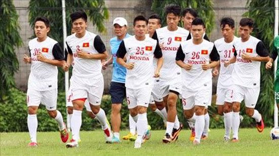 Cầu thủ Văn Mạnh (số 25) trong màu áo Olympic Việt Nam. Ảnh: Internet