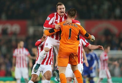 Niềm vui của Stoke City khi lọt vào tứ kết. Ảnh: Reuters.