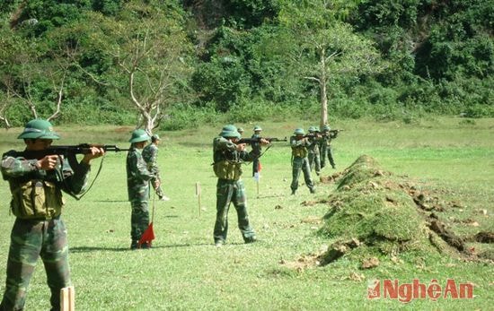 Huấn luyện bắn súng chiến sỹ mới tại Tiểu đoàn 19, BĐBP Nghệ An