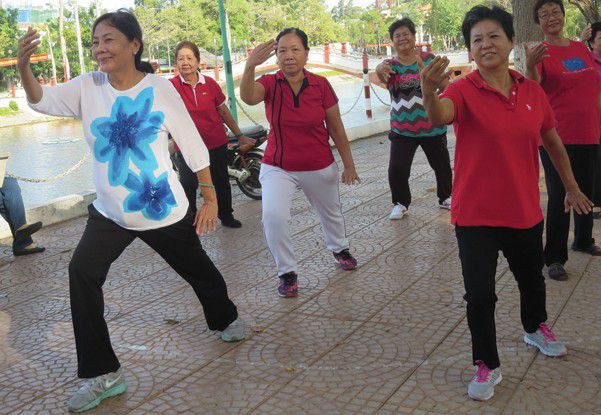 Người cao tuổi dễ mắc chứng đau lưng hơn rất nhiều so với người trẻ tuổi, gây không ít phiền toái cho người bệnh.