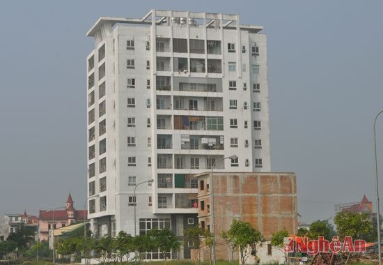 Chung cư dầu khí trên đường 72m ở xã Nghi Phú (TP. Vinh).