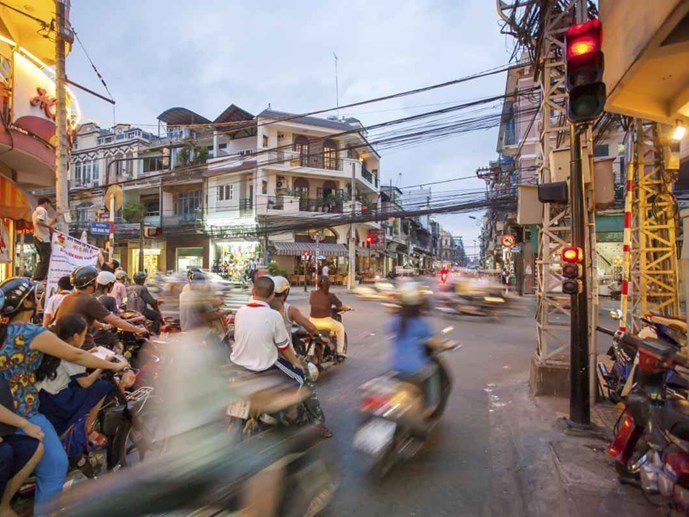 Hình ảnh TP.HCM trên trang web của Lonely Planet với chú thích “Một con đường tấp nập tại TP.HCM”