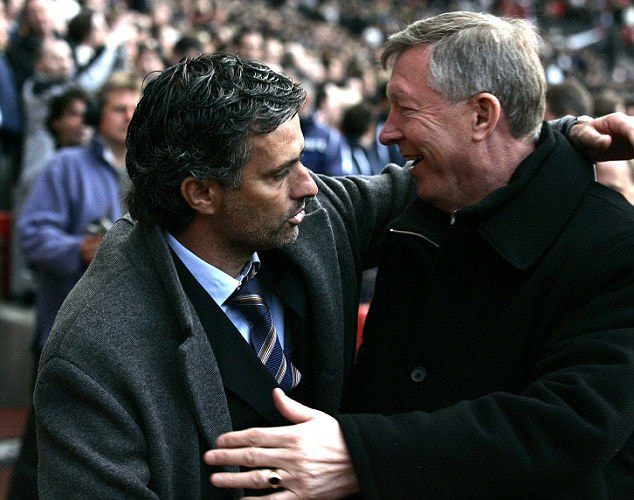 HLV Jose Mourinho xem Sir Alex Ferguson như hình mẫu của một HLV thành công. Ảnh: Internet.