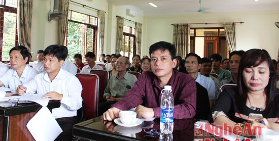 Các phòng ban thành phố và người dân nhà A 1 Quang Trung dự cuộc họp