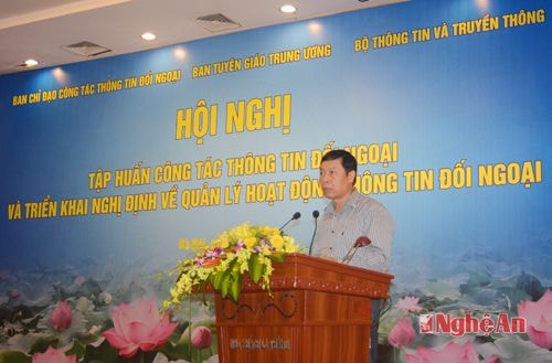 Đồng chí Phạm Văn Linh - Phó trưởng Ban Tuyên giáo Trung ương, Phó trưởng Ban thường trực Ban Chỉ đạo Công tác thông tin đối ngoại phát biểu chỉ đạo Hội nghị.