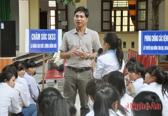 Tư vấn CSSKSS tại Trường THPT Đặng Thúc Hứa (Thanh Chương).