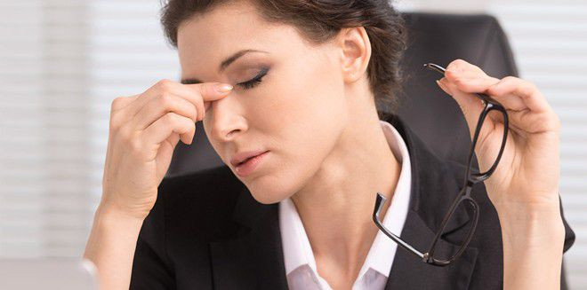  Bệnh khô mắt sẽ biến chứng nghiêm trọng hơn nếu không chữa trị kịp thời.