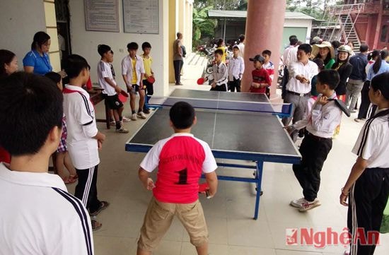 các vận động viên tham gia thi đấu bóng bàn