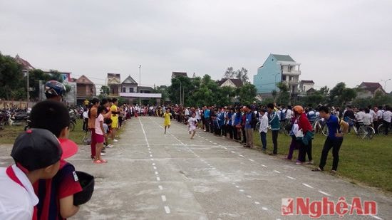 Các động viên thi đấu điền kinh