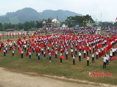 Hơn 300 học sinh đồng diễn tại Hội khỏe