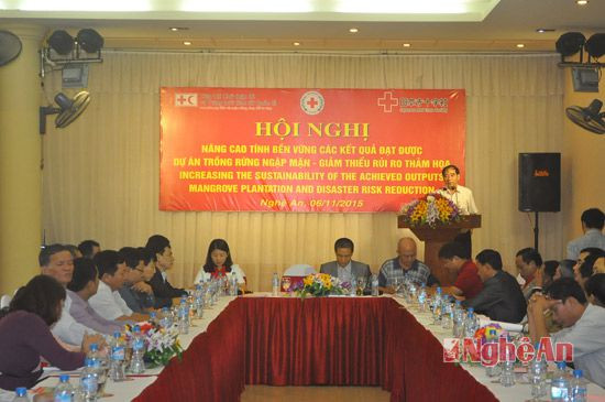 Toàn cảnh buổi hội thảo về nâng cao tính bền vững của các dự án rừng ngập mặn tại Nghệ An