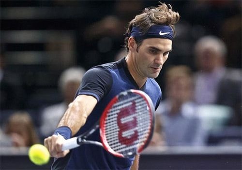 Gánh nặng tuổi tác đang khiến Federer mất đi uy lực. Ảnh: AP.