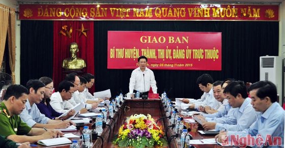 Đồng chí Hồ Đức Phớc - Bí thư Tỉnh ủy chủ trì hội nghị giao ban