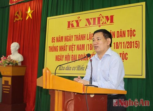 Đồng chí Bí thư Tỉnh ủy phát biểu nhấn mạnh, nhân dân khối Hiếu Hạp cần đẩy mạnh phát triển du lịch.