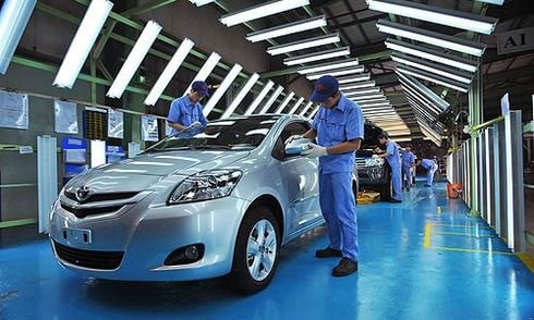  Riêng trong tháng 10, lượng ôtô bán ra đạt mức cao nhất từ đầu năm.