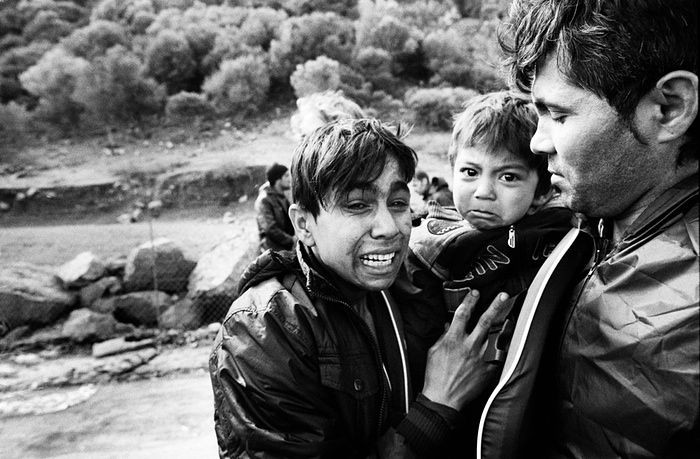 Một gia đình Afghanistan khác cũng cập bến tại Lesbos - 19% số người đặt chân tới hòn đảo này đến từ đất nước Afghanistan.