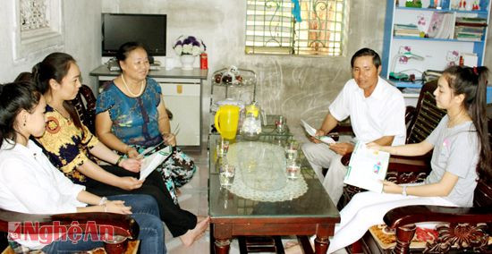 Gia đình anh Ngô Đức Cường ở xóm Xuân Cảnh, xã Nghi Xuân (Nghi Lộc) hạnh phúc với hai cô con gái chăm ngoan, học giỏi.