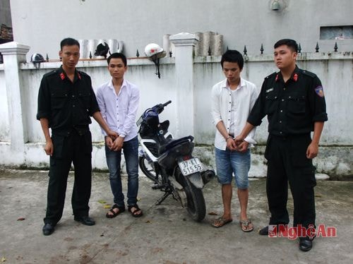 Hai đối tượng cướp giật bị bắt giữ cùng tang vật