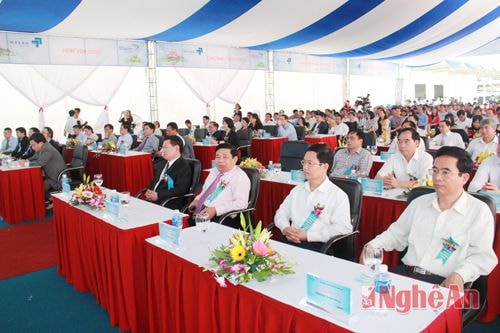 Các đại biểu tham dự lễ khánh thành