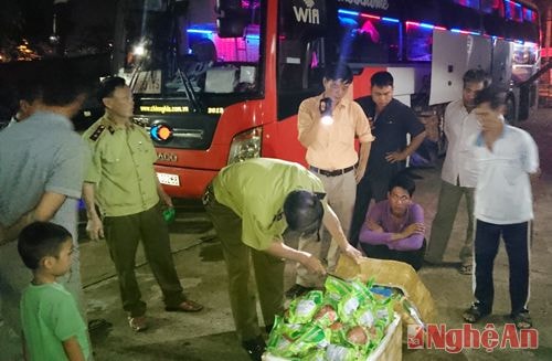 lực lượng chức năng kiểm tra hàng không rõ nguồn gốc