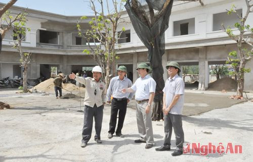 Lãnh dạo Thị xã Thái Hòa kiểm tra tiến độ thi công dự án khu thương mại dịch vụ Giốc Gạo Đồng Lầy